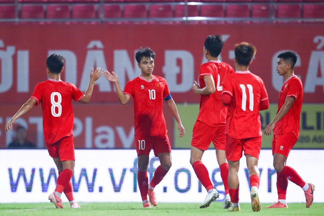 Bảng A vòng loại U20 châu Á 2025, U20 Việt Nam 3-0 U20 Guam: Công Phương tiếp tục tỏa sáng  - Ảnh 1.