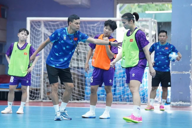 Futsal nữ Việt Nam muốn thắng Thái Lan, hướng tới World Cup - Ảnh 1.