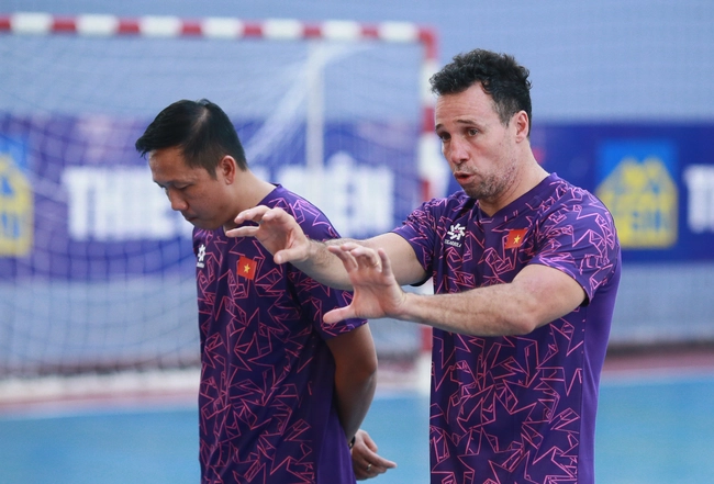 Nhà vô địch World Cup sửa điểm yếu cho Futsal Việt Nam  - Ảnh 1.