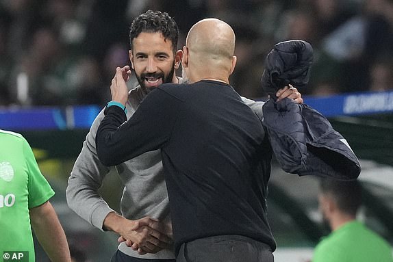 Ruben Amorim 'chào hàng' hoàn hảo với MU bằng chiến thắng đậm Man City trong ngày 'trò cưng' lập hat-trick - Ảnh 3.