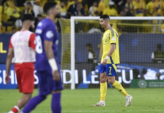 Ronaldo ghi bàn thứ 911 trong sự nghiệp, Al Nassr vẫn thua ngược đối thủ kém 500 bậc - Ảnh 2.