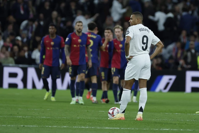 Real Madrid cần giảm áp lực cho Mbappe - Ảnh 1.