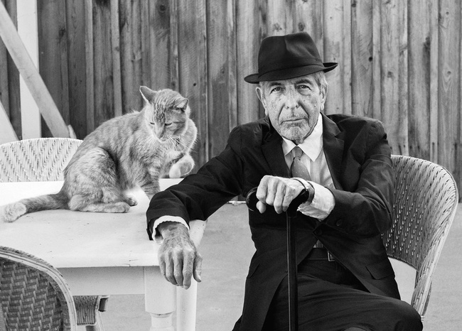 Leonard Cohen - "Thiên tài" âm nhạc duy nhất trong mắt Bob Dylan - Ảnh 1.