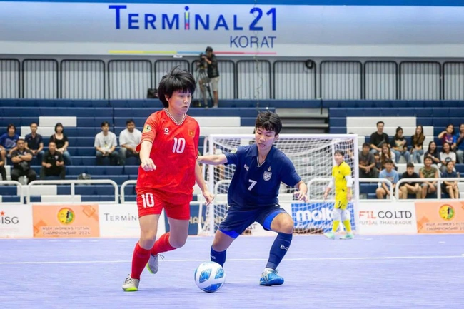 Thi đấu kiên cường trước Thái Lan ở trận đấu cuối, ĐT futsal nữ Việt Nam giành chức vô địch đầy thuyết phục - Ảnh 2.