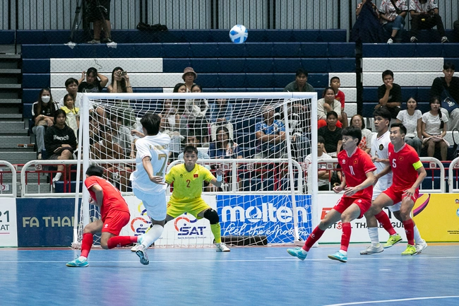 Futsal Việt Nam đứng dậy từ vấp ngã trước Indonesia  - Ảnh 1.