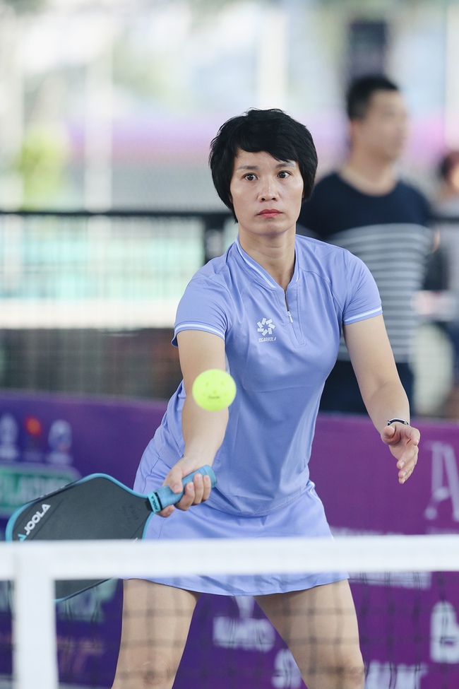 Ngắm dàn 'chị đẹp' của thể thao Việt Nam tại giải pickleball dành riêng cho phái nữ - Ảnh 4.