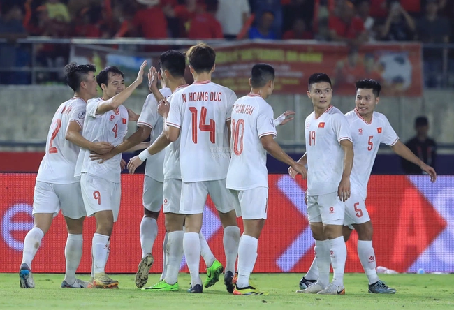 Tuyển Việt Nam khởi đầu thuận lợi ở AFF Cup với chiến thắng 4-1 trước Lào. Ảnh: Hoàng Linh