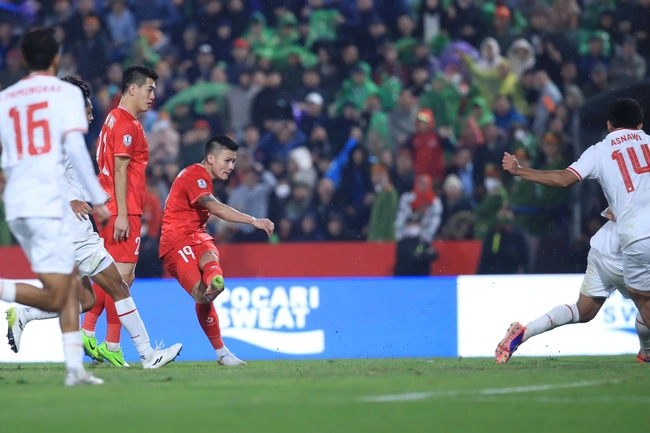 Bảng B, ASEAN Cup 2024, Việt Nam 1-0 Indonesia: Quang Hải và khoảnh khắc của ngôi sao - Ảnh 1.