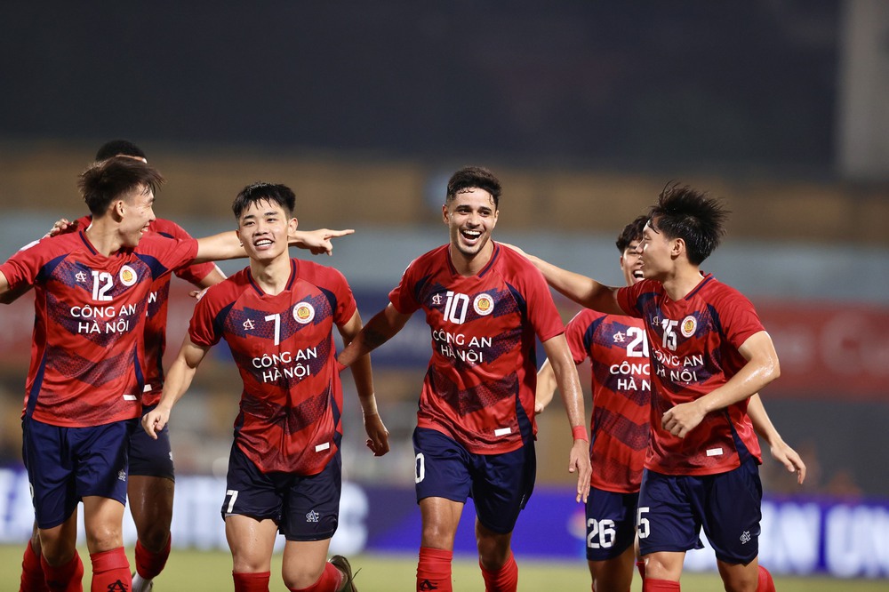 Vòng 1/8 Cúp QG 2024/25: CAHN và bài học Nam Định, Hà Nội FC - Ảnh 1.