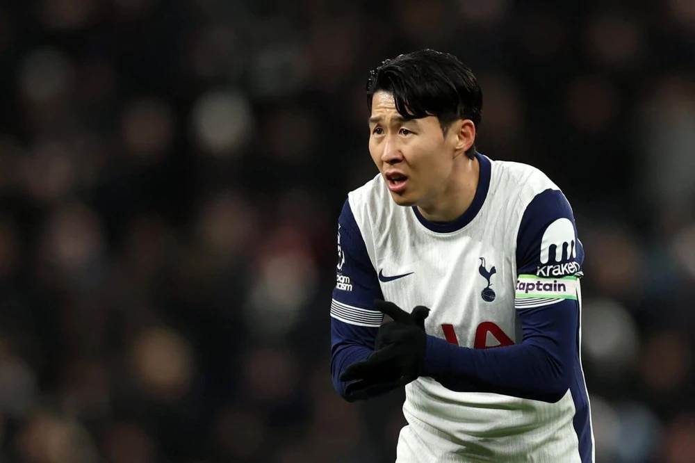 Báo Hàn Quốc sốc trước cách đối xử của Tottenham với Son Heung Min sau 10 năm cống hiến - Ảnh 2.