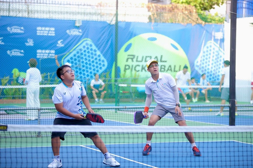 Pickleball ở Việt Nam đang là 'mốt', lứa tuổi nào cũng có thể chơi - Ảnh 3.